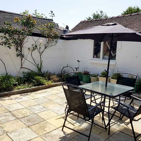 Blackpoolholidaylets The Bungalow Экстерьер фото