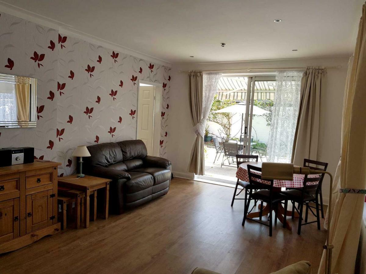 Blackpoolholidaylets The Bungalow Экстерьер фото