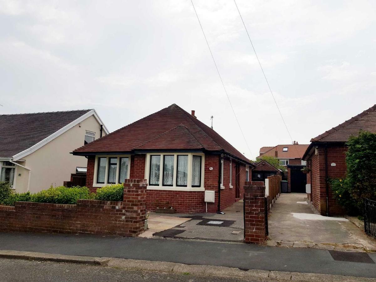 Blackpoolholidaylets The Bungalow Экстерьер фото